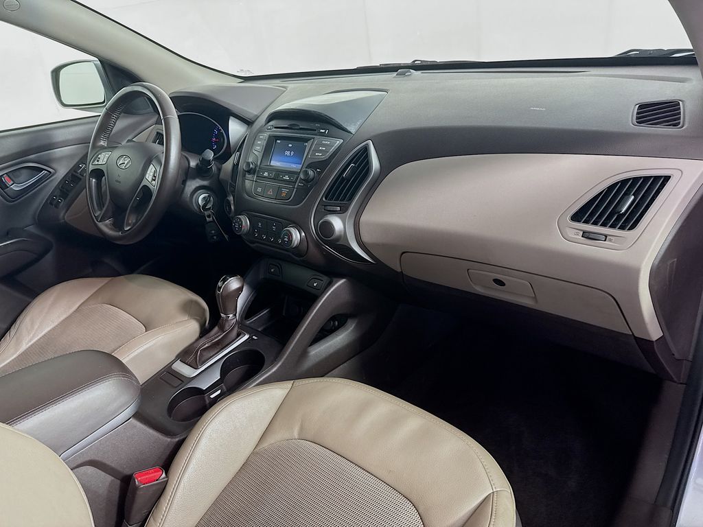 2014 Hyundai Tucson SE photo 32