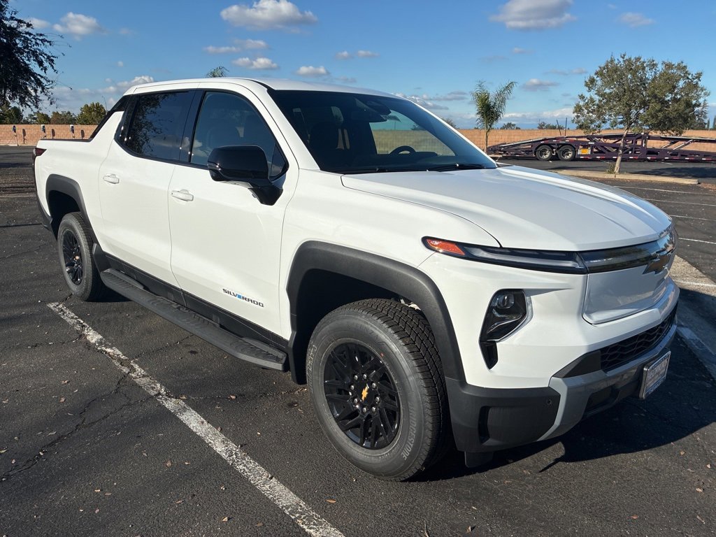 2026 Chevrolet Silverado EV LT's photo