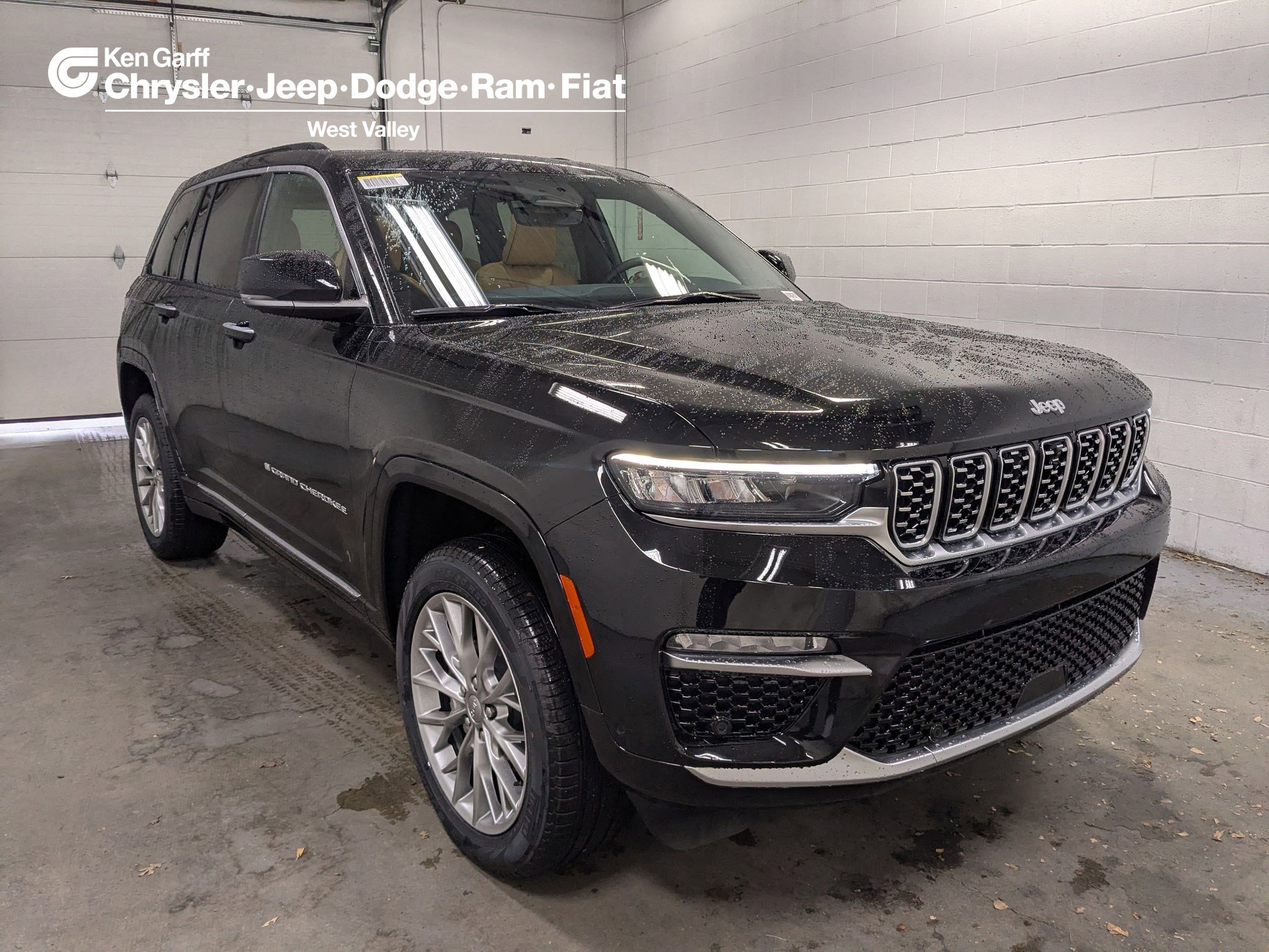 2025 Jeep Grand Cherokee Summit's photo