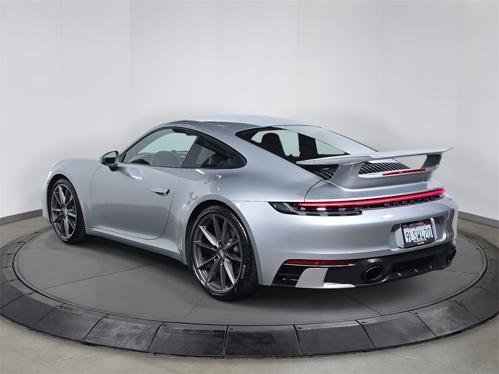 2024 Porsche 911 T photo 3