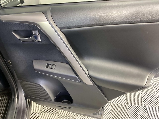 2018 Toyota RAV4 XLE photo 21