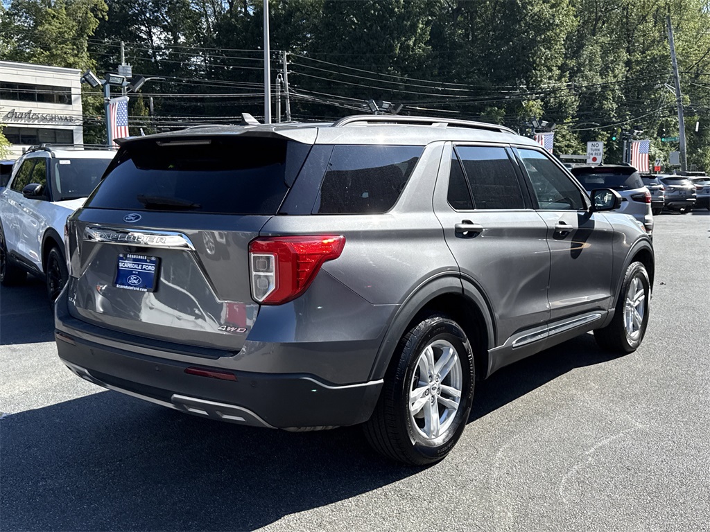 2022 Ford Explorer XLT photo 2