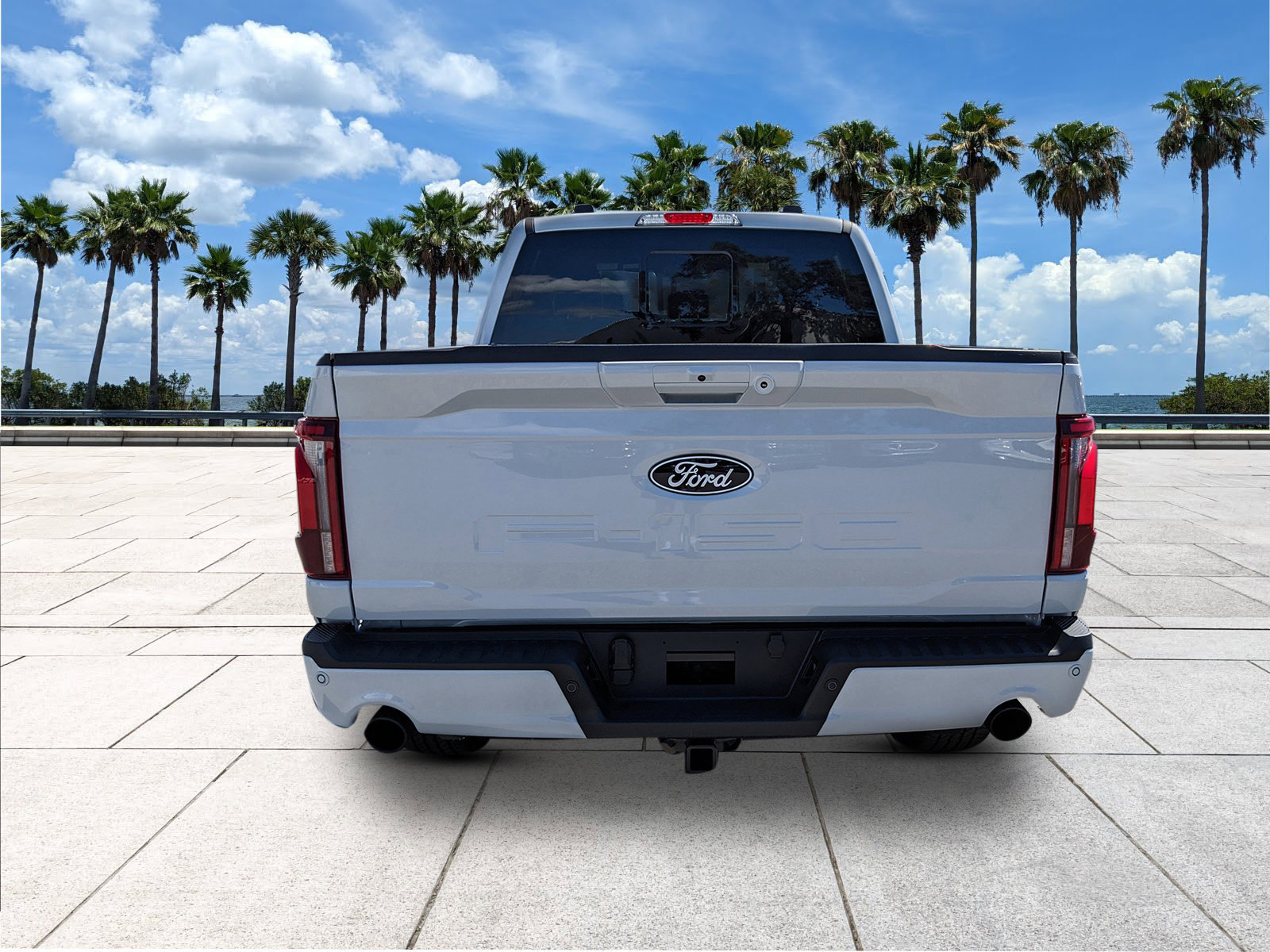 2025 Ford F-150 Lariat photo 4