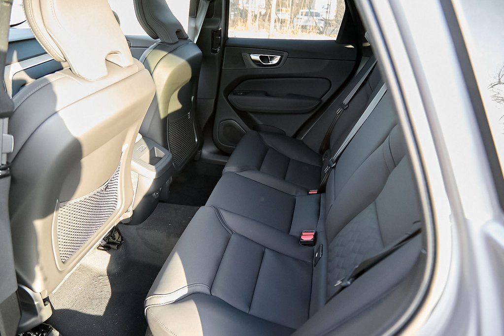 2026 VOLVO XC60 - Image 20