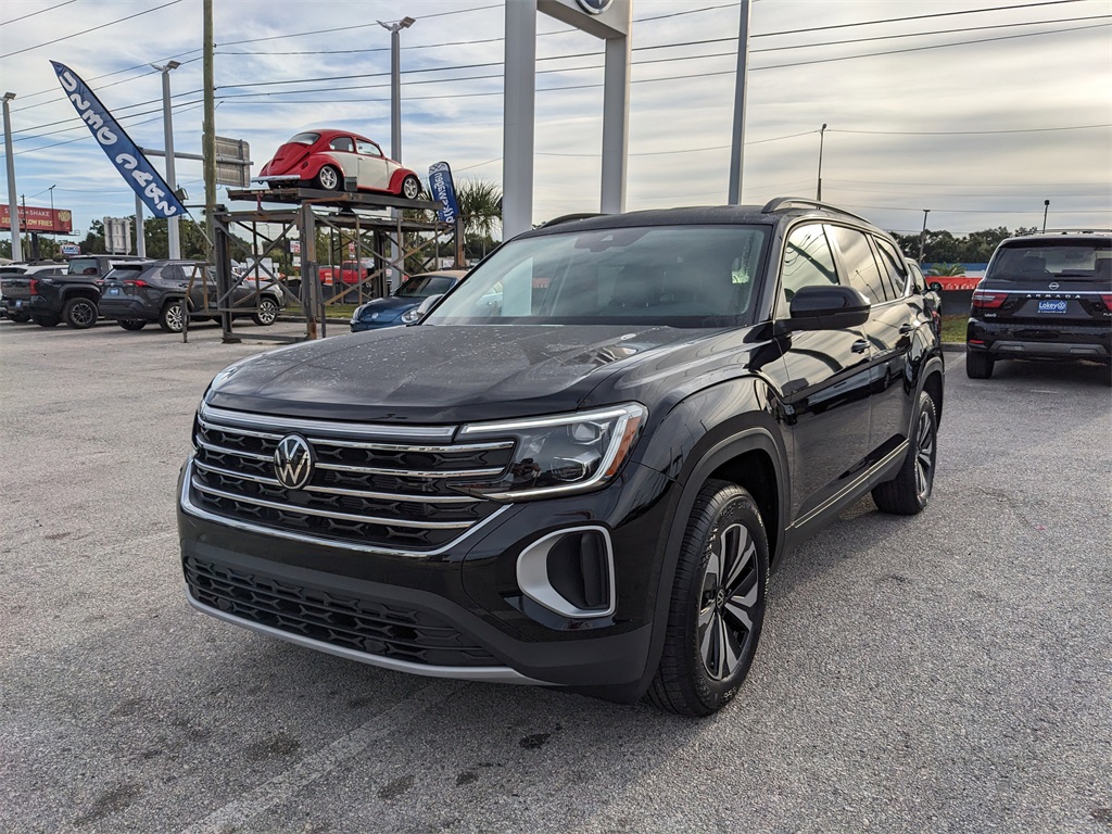 2026 Volkswagen Atlas SE photo 3