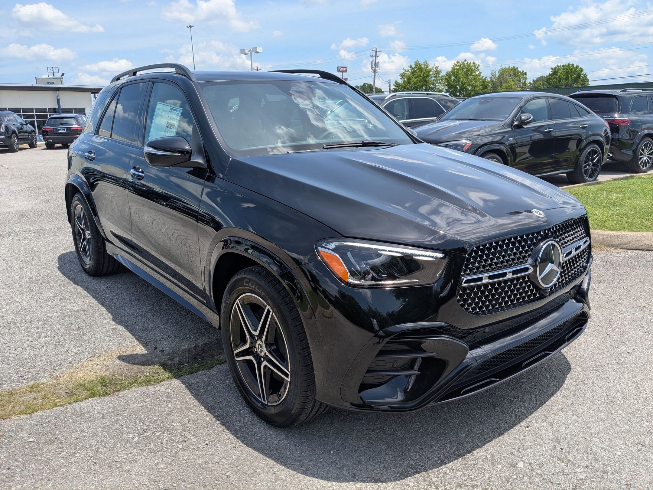 2025 Mercedes Benz GLE 350 4MATIC photo 3