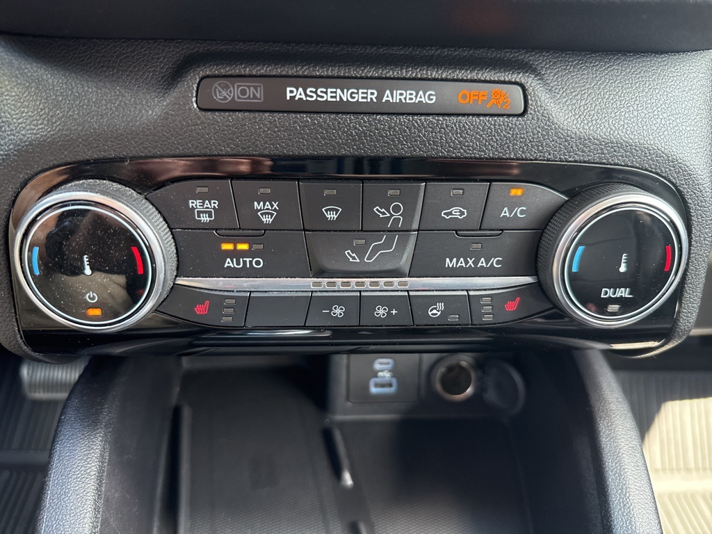 2022 Ford Escape SEL photo 6