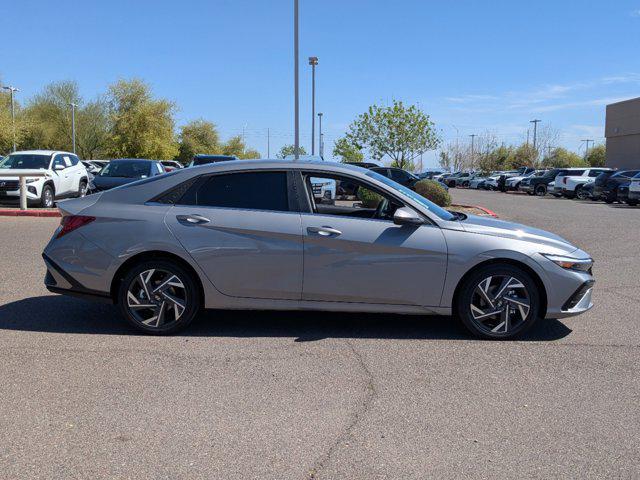 2025 Hyundai Elantra Hybrid Limited photo 3