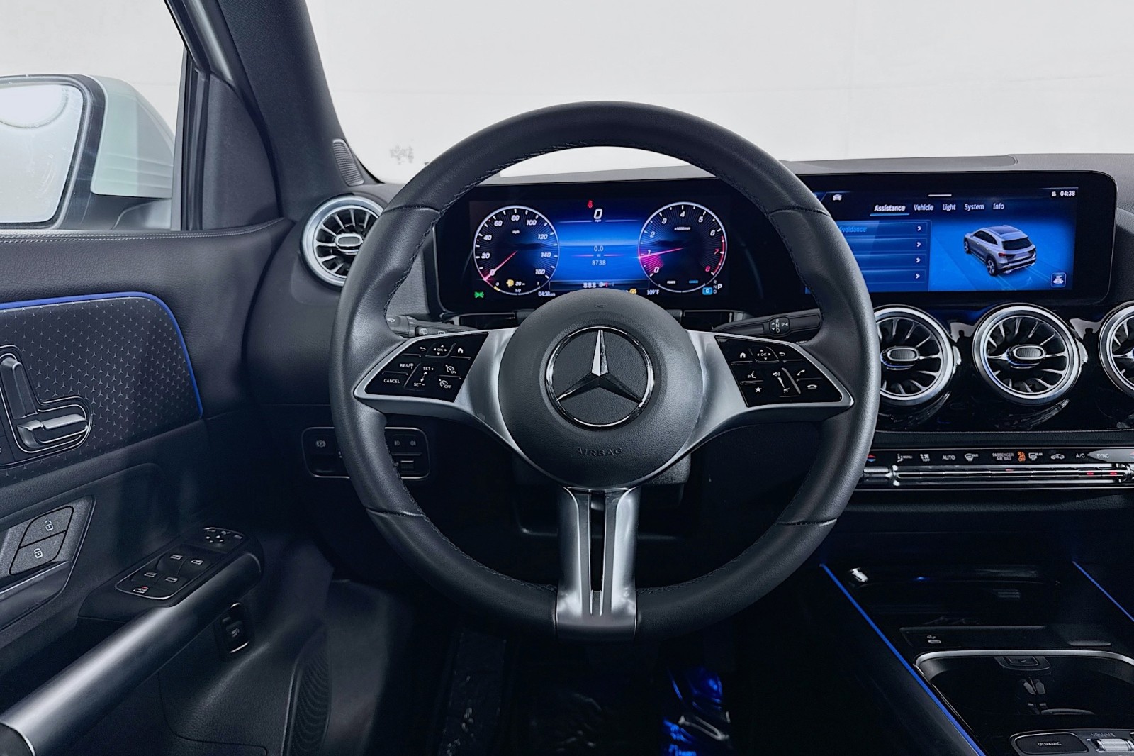 2025 Mercedes Benz GLA 250 photo 4