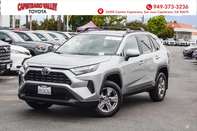 2025 Toyota RAV4 LE's photo