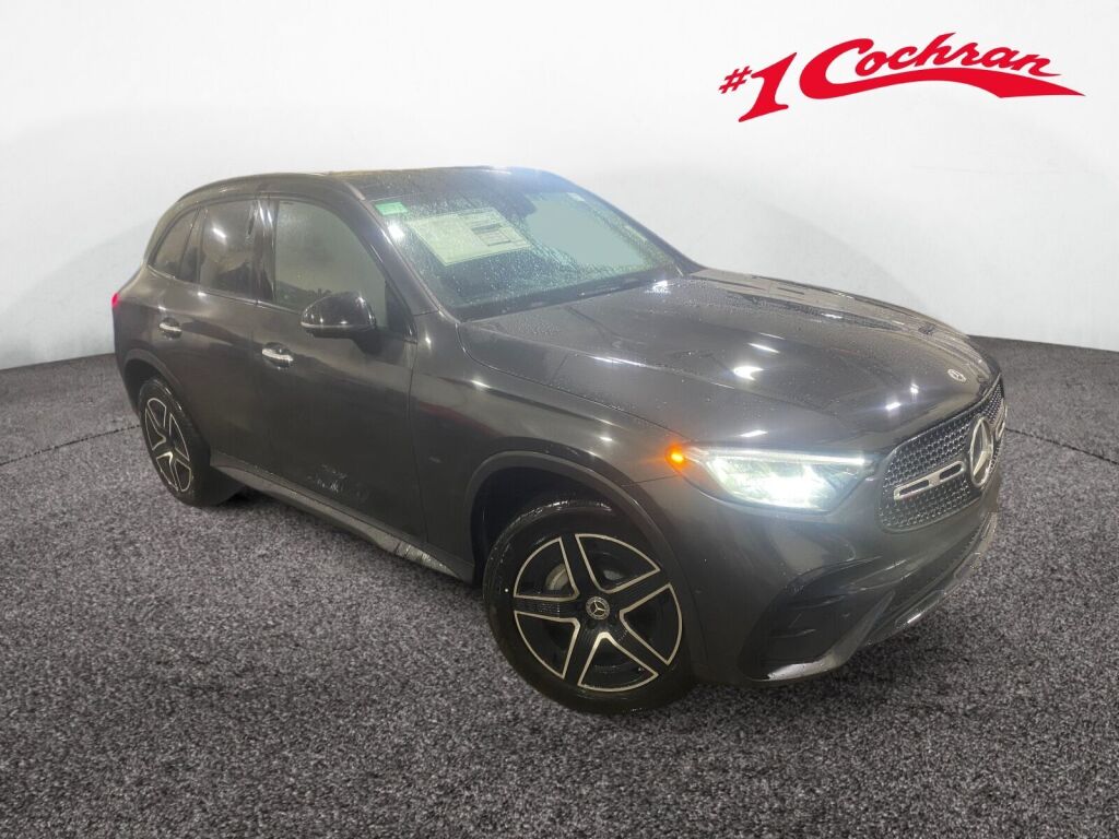 2026 Mercedes-Benz GLC Base's photo