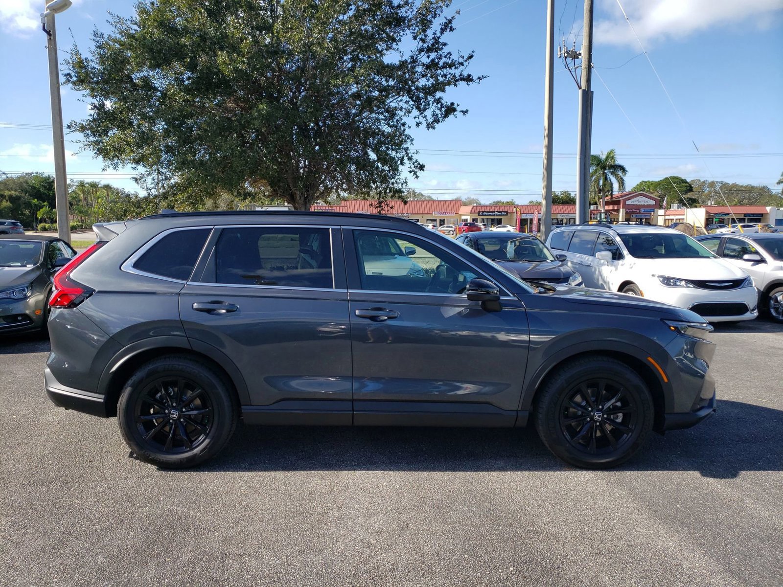2025 Honda CR-V Hybrid Sport-L photo 4