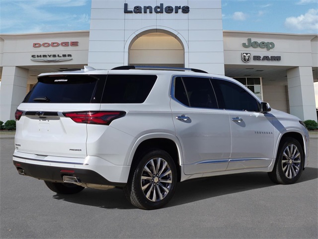 2023 Chevrolet Traverse Premier photo 3