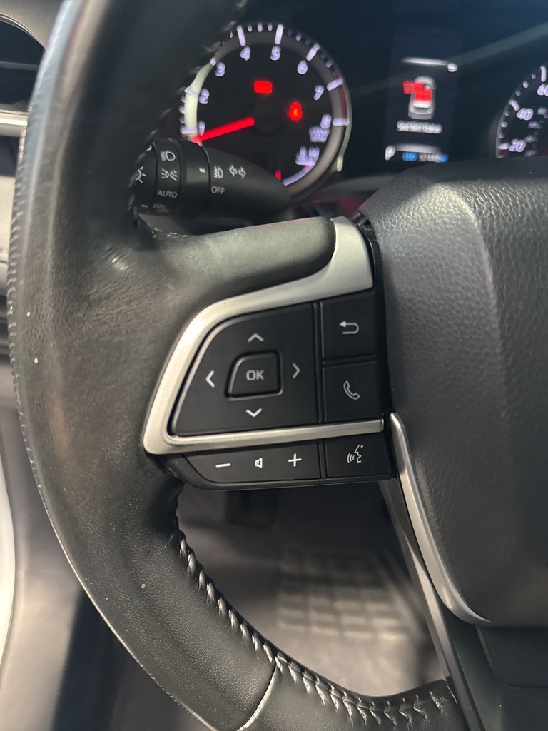 2022 Toyota Highlander LE photo 32