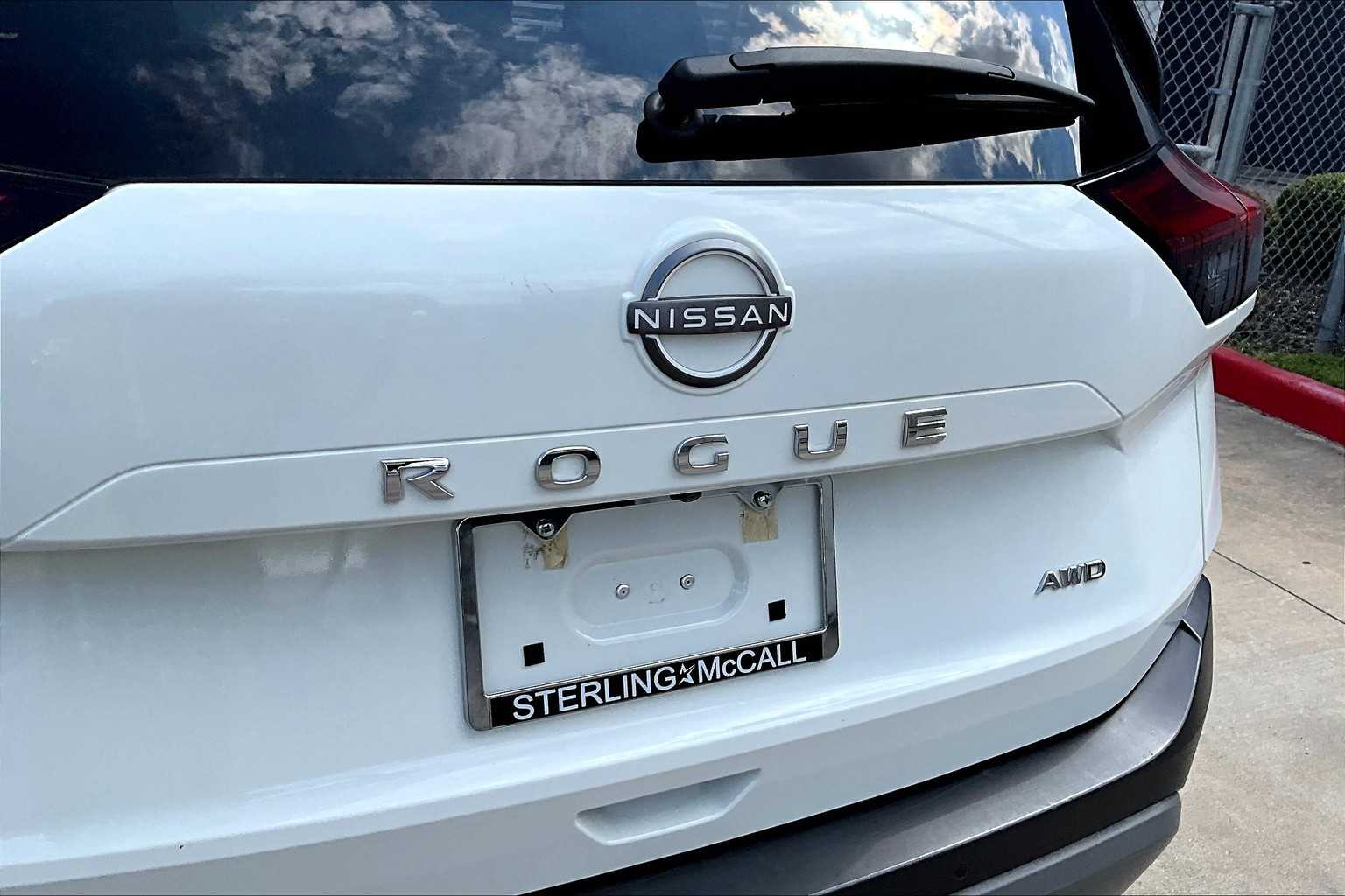 2023 Nissan Rogue S photo 28