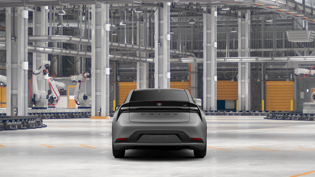 2026 Toyota Prius Plug-in Hybrid SE photo 8