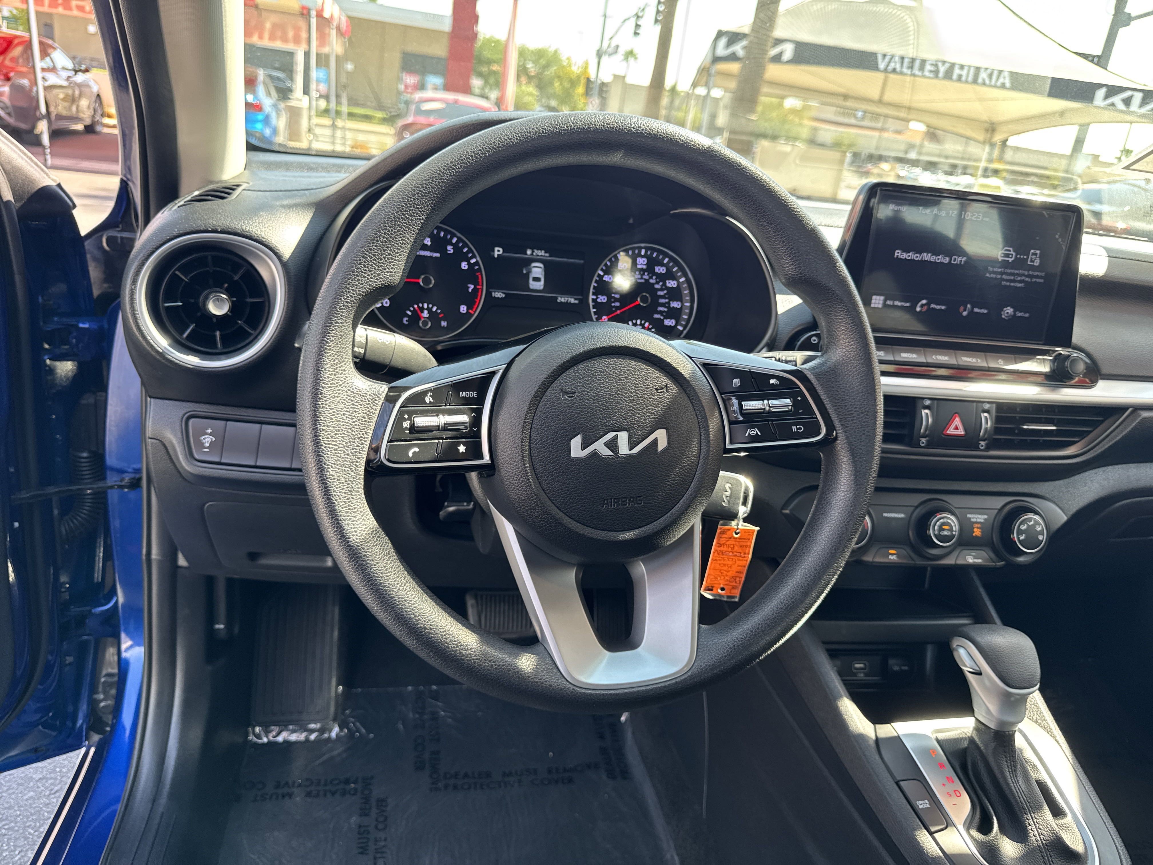 2023 Kia Forte LXS photo 4
