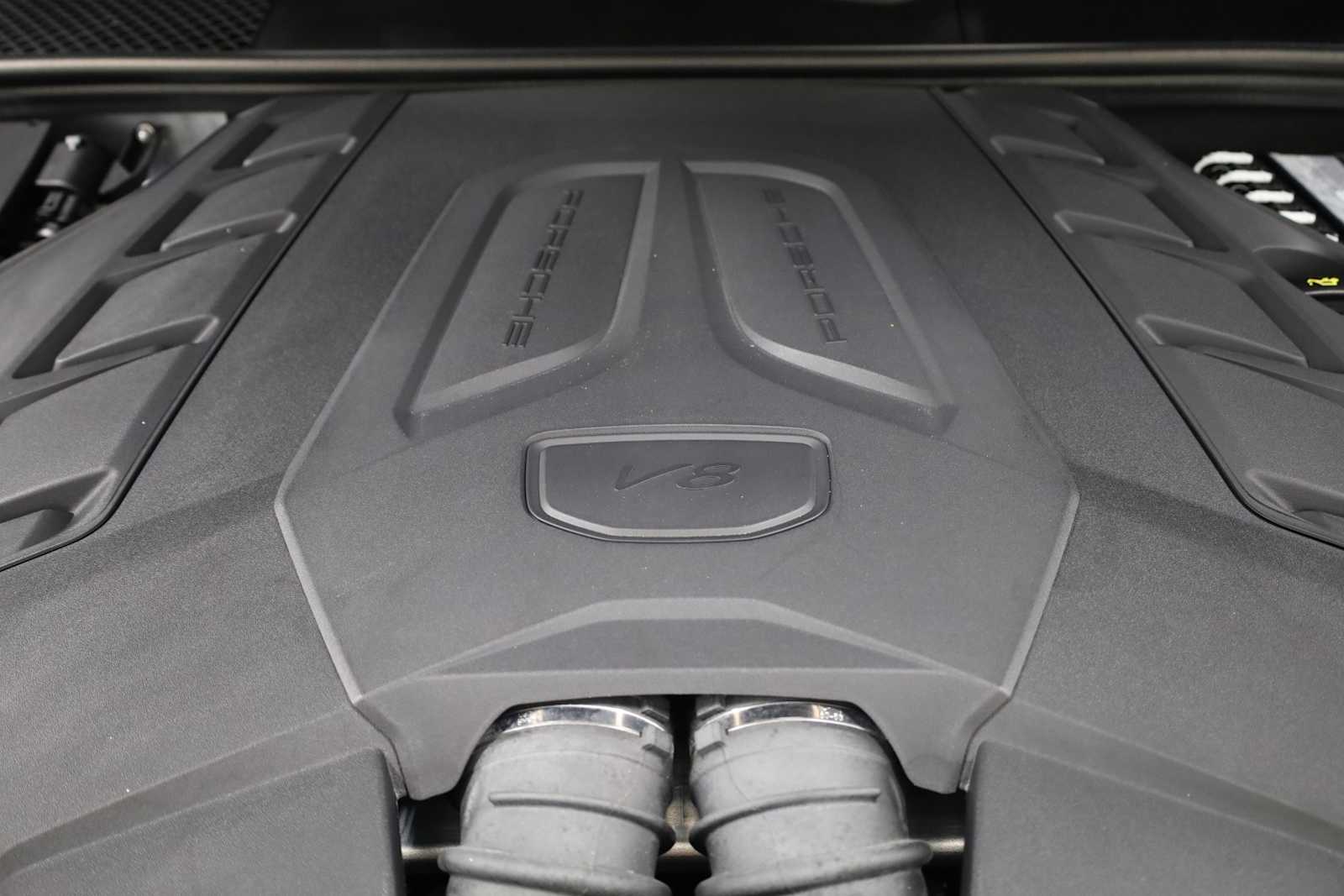 2025 Porsche Cayenne S photo 39