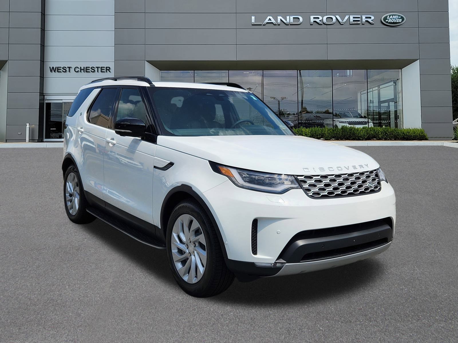 2025 Land Rover Discovery S photo 2