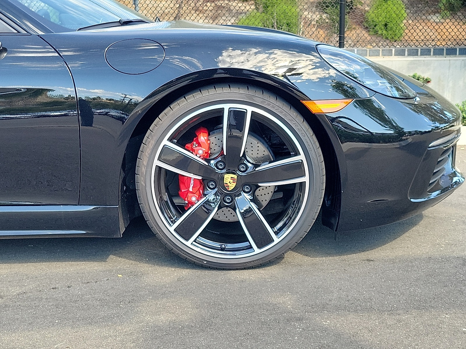 2025 Porsche Cayman S photo 11