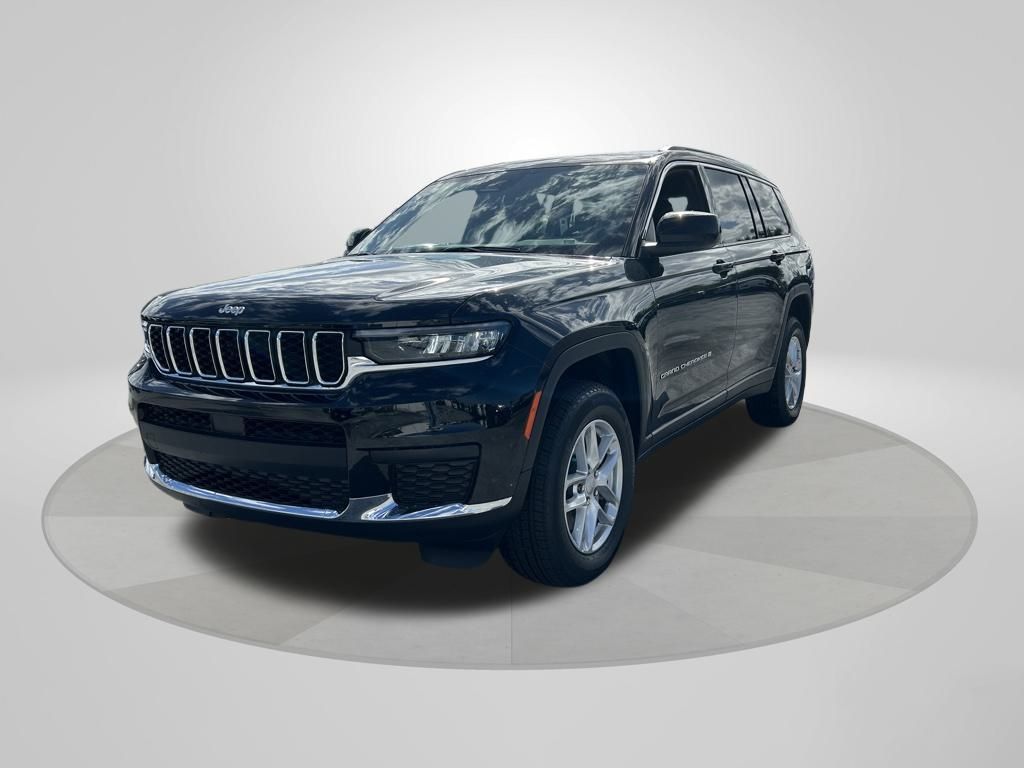 2025 Jeep Grand Cherokee Laredo Altitude photo 2