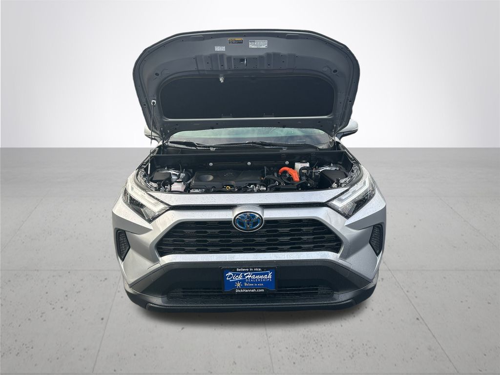 2024 Toyota RAV4 Hybrid LE photo 4