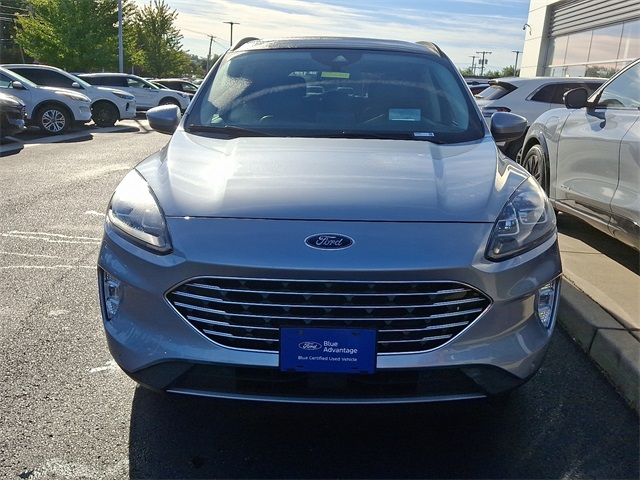 2022 Ford Escape Titanium Hybrid photo 2