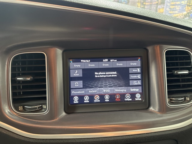 2019 Dodge Charger SXT photo 24