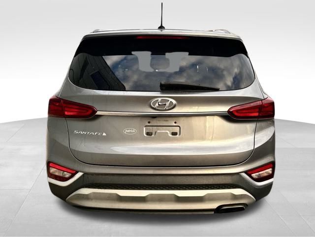 2019 Hyundai Santa Fe SE photo 2