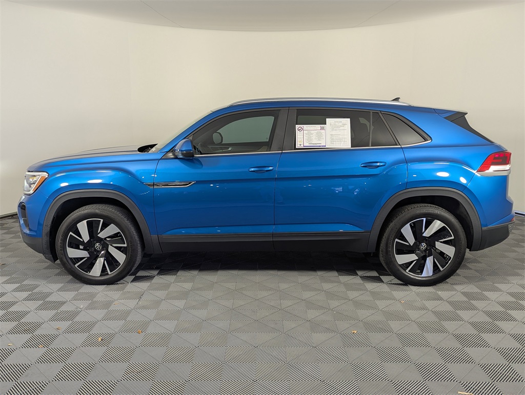 2024 Volkswagen Atlas Cross Sport SE Technology photo 2