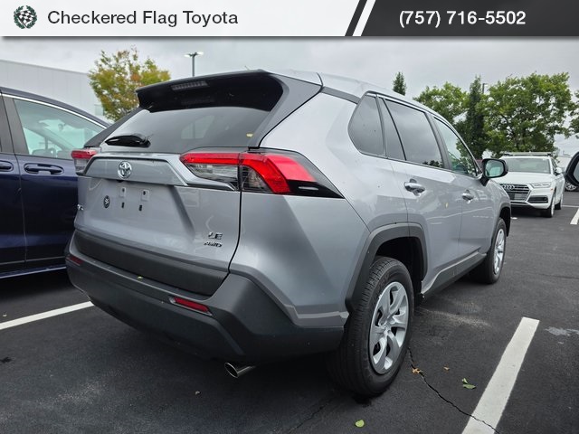 2024 Toyota RAV4 LE photo 2