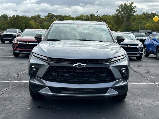 2025 Chevrolet Blazer 2LT photo 2