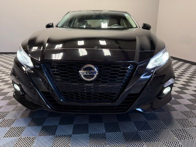 2022 Nissan Altima 2.5 SR photo 2