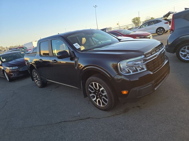 2023 Ford Maverick Lariat photo 2