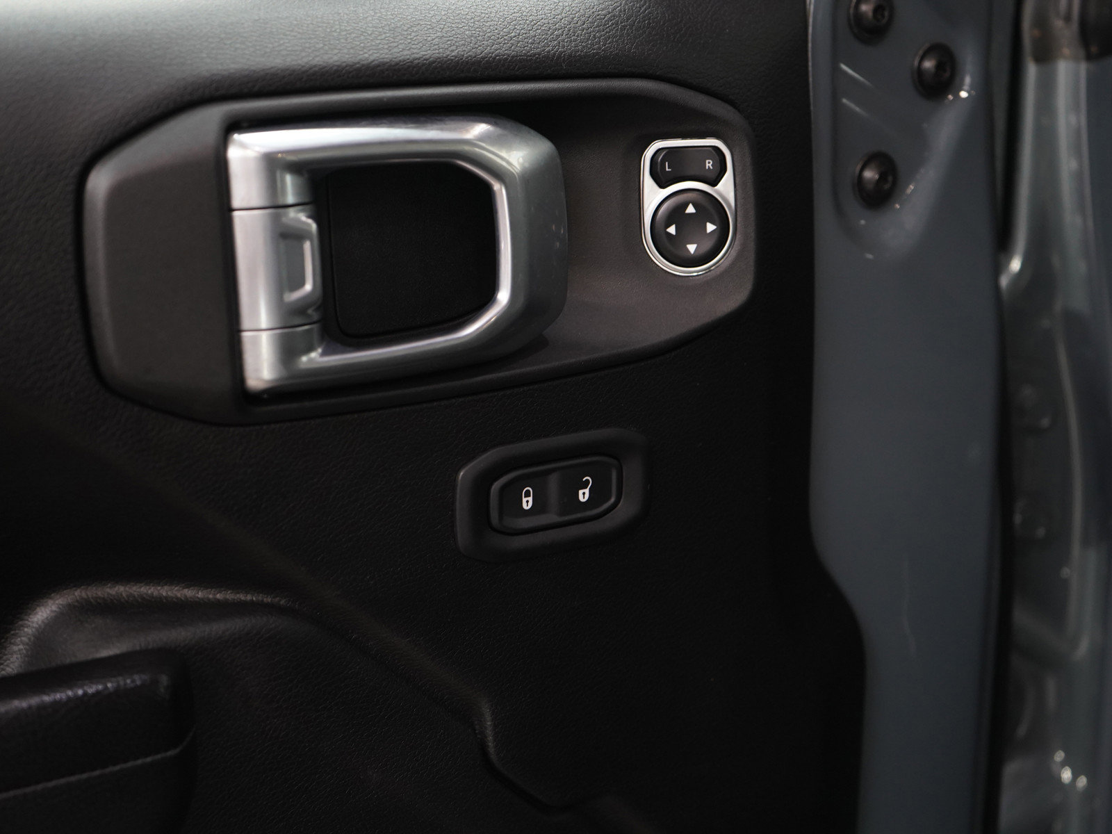 2024 Jeep Wrangler Sport S 4xe photo 17