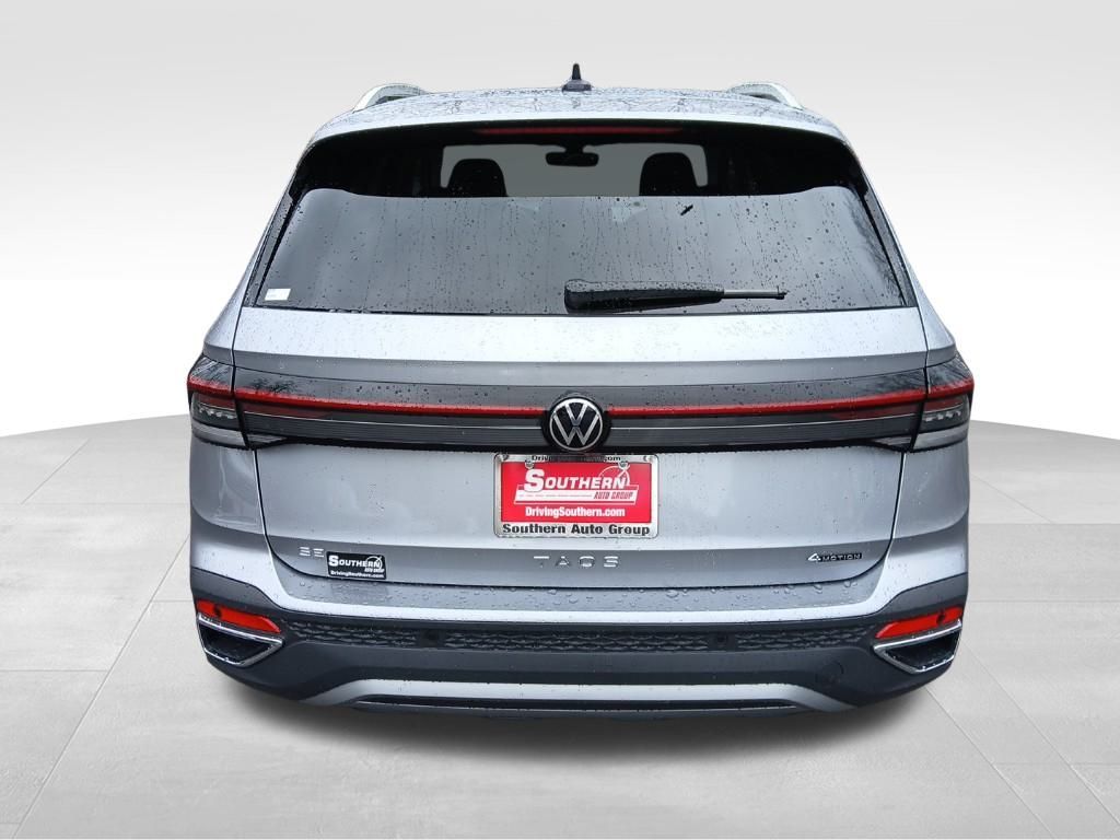 2025 Volkswagen Taos SE photo 4