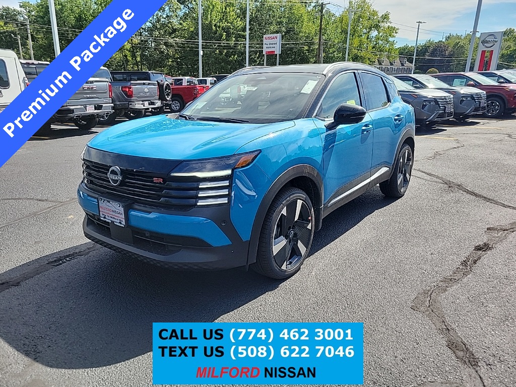 2025 Nissan Kicks SR AWD's photo