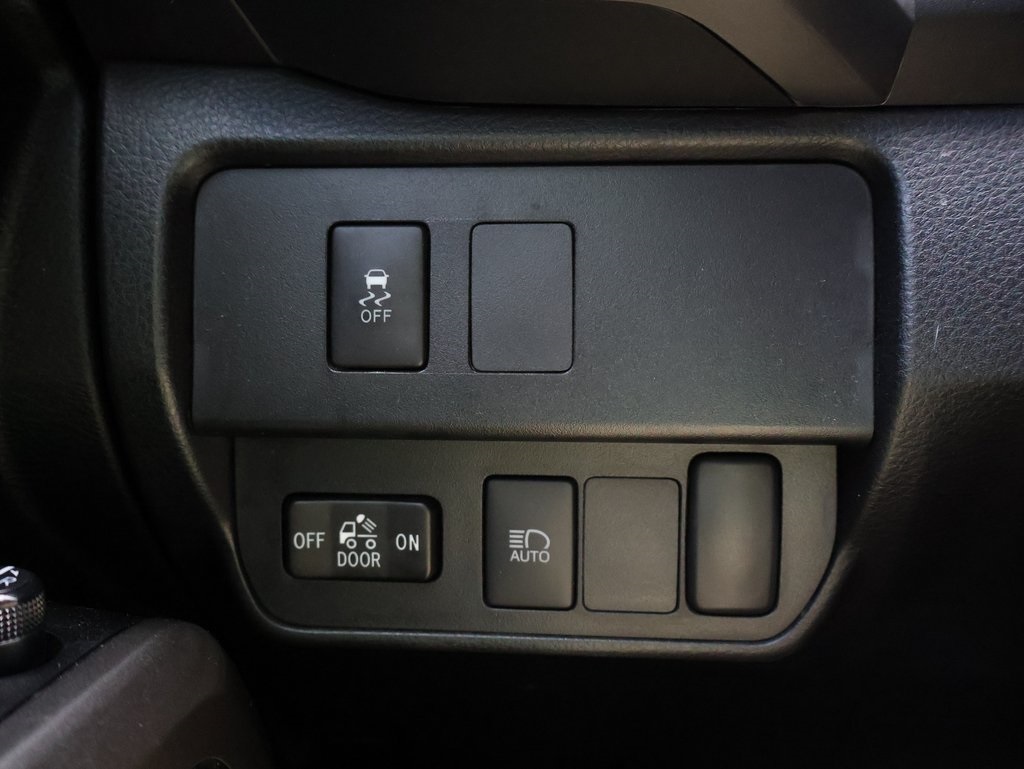 2023 Toyota Tacoma SR5 photo 29