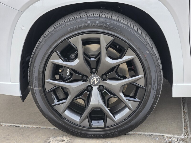 2026 Lexus TX 500h F SPORT Performance Premium photo 5