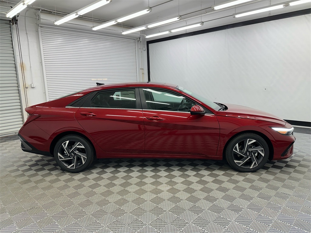 2025 Hyundai Elantra SEL Convenience photo 6