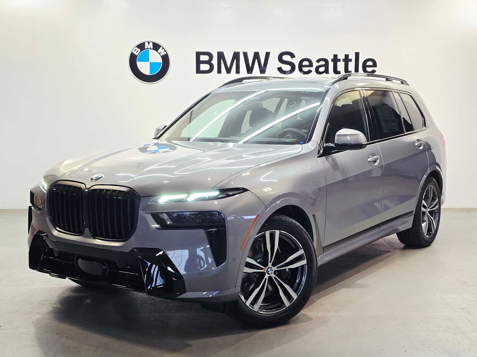 2026 BMW X7 40i's photo