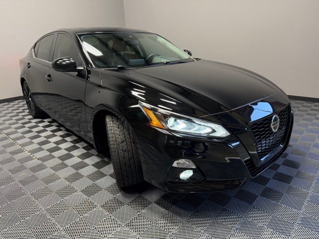 Used 2022 Nissan Altima SR with VIN 1N4BL4CV3NN311307 for sale in Sheffield, OH