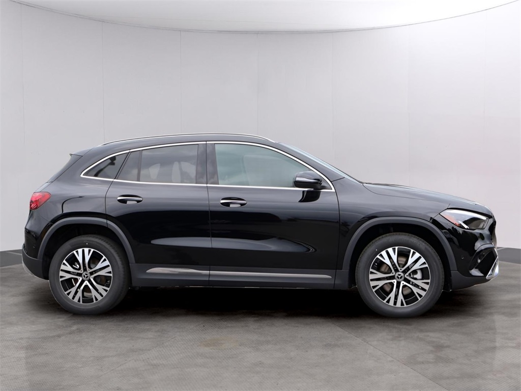 2025 Mercedes Benz GLA 250 4MATIC photo 3