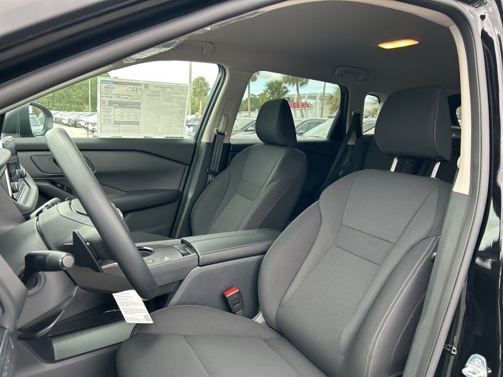 2025 Nissan Rogue S photo 42