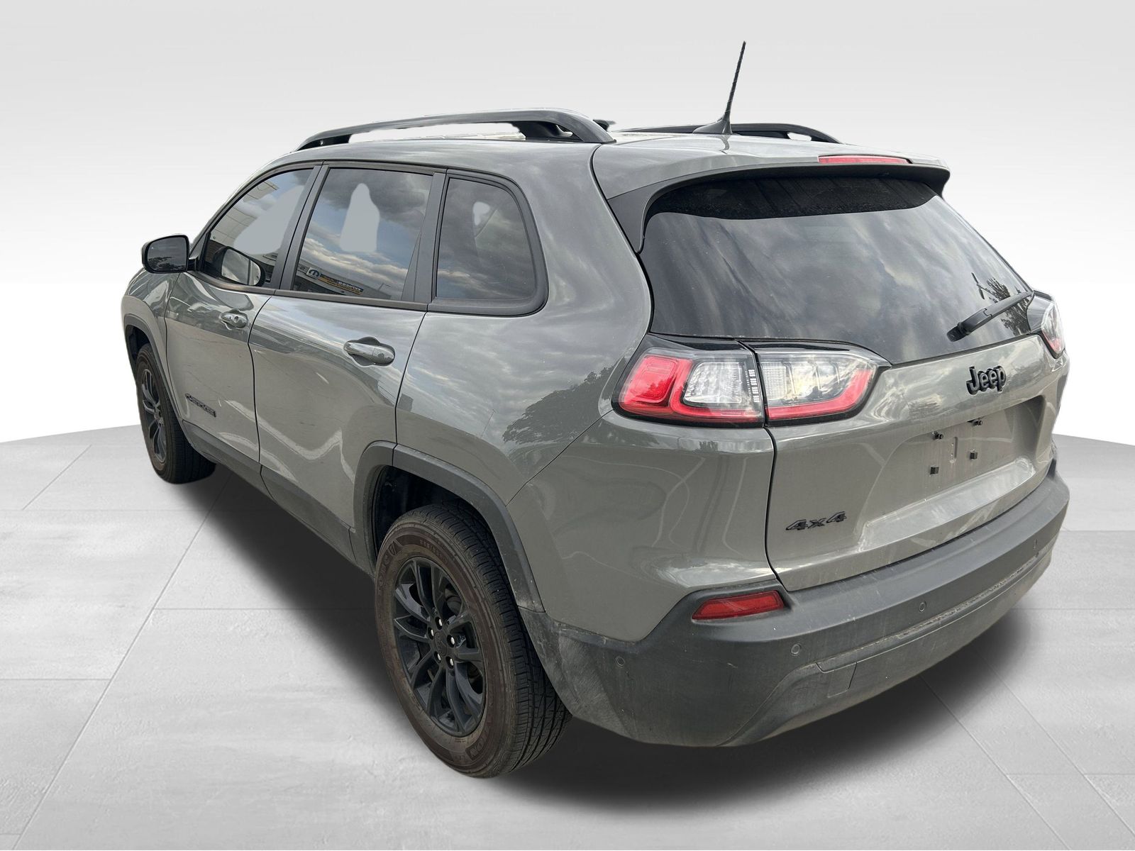 2023 Jeep Cherokee Altitude photo 2
