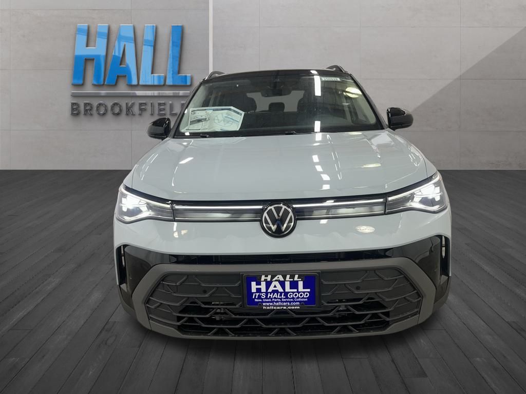 2025 Volkswagen Taos SE photo 8