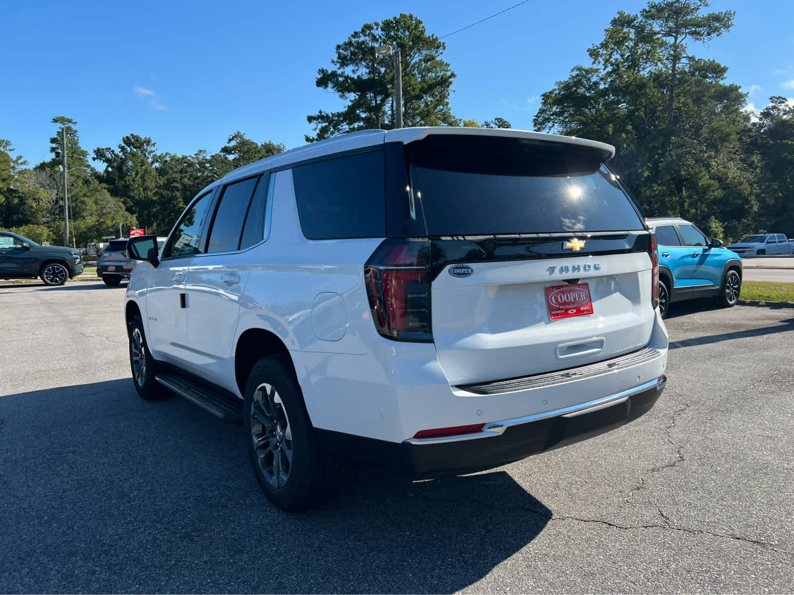 2025 Chevrolet Tahoe LS photo 4