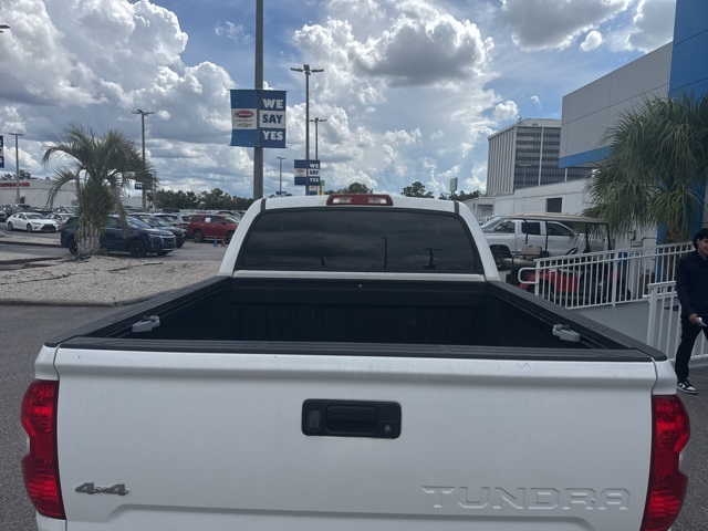 2014 Toyota Tundra SR5 CrewMax photo 4