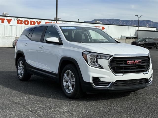 2023 GMC Terrain SLE's photo