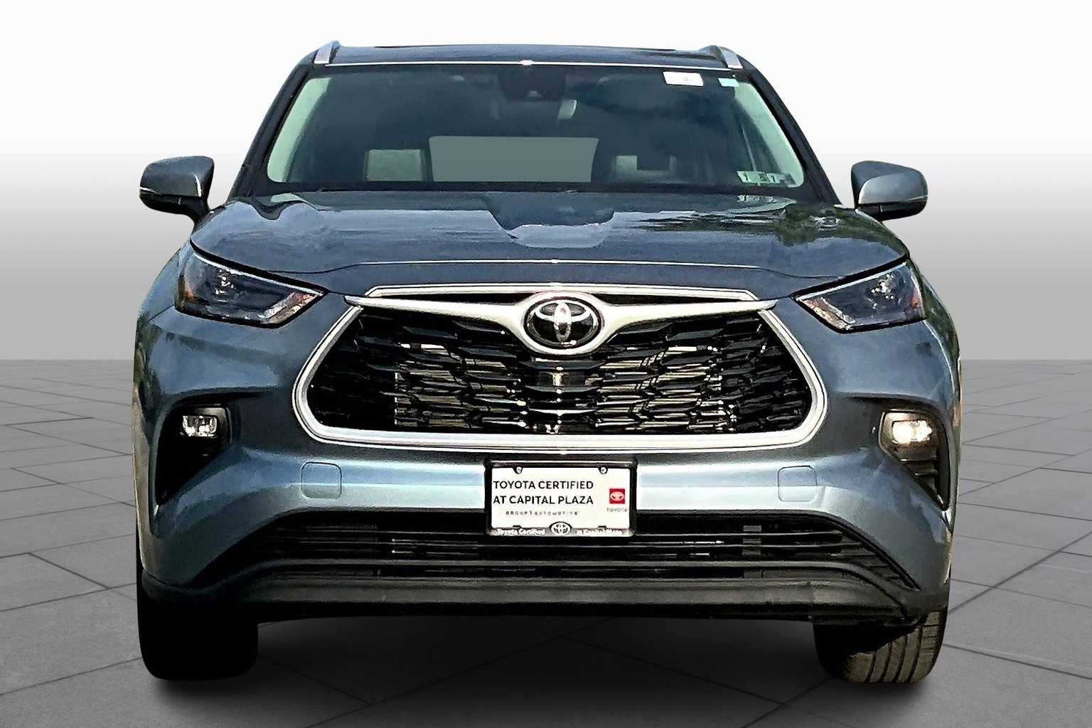 2022 Toyota Highlander XLE photo 3